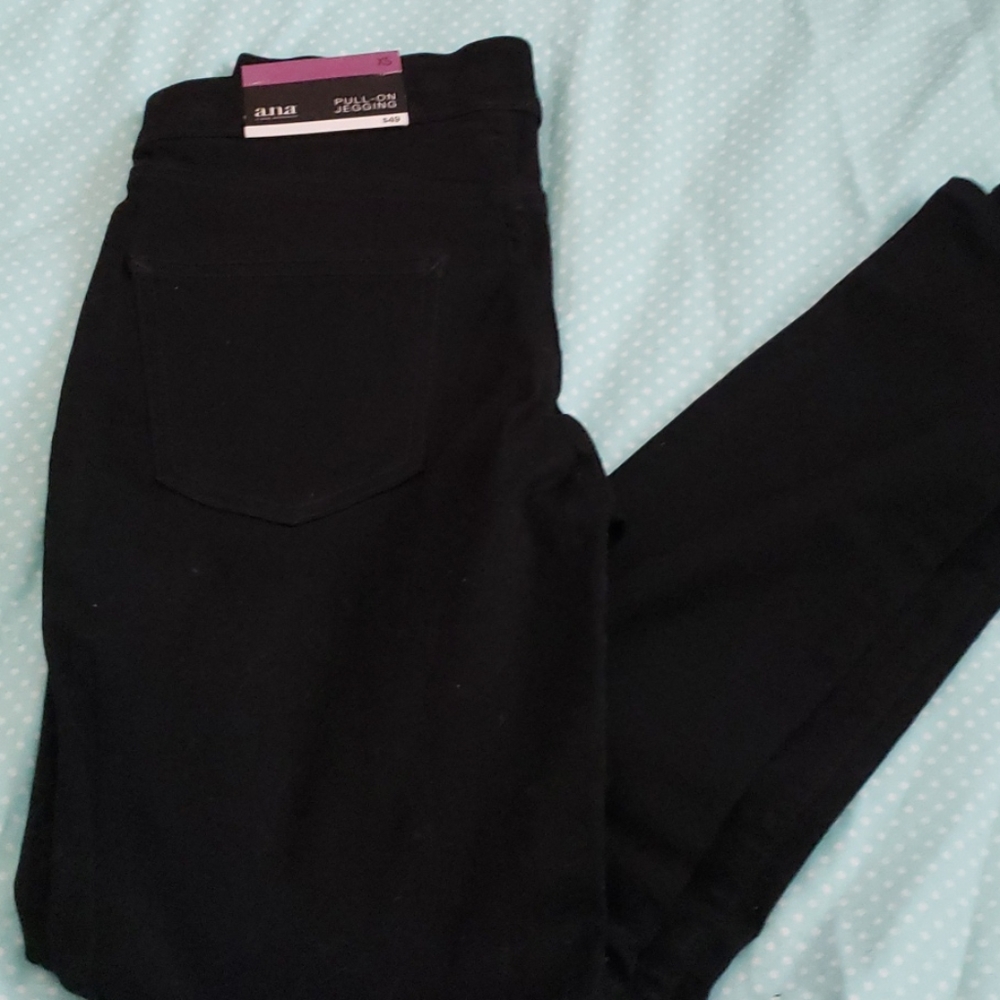 New w/tags pull on jegging.